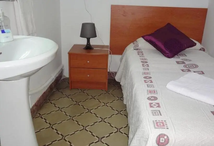 اتاق استاندارد یک تخته با سرویس بهداشتی مشترک, Hostal Sant Carlo