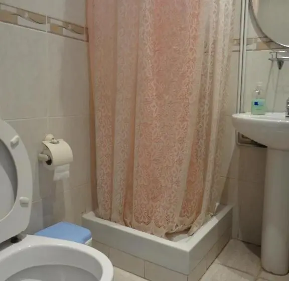 اتاق اکونومی, Hostal Sant Carlo