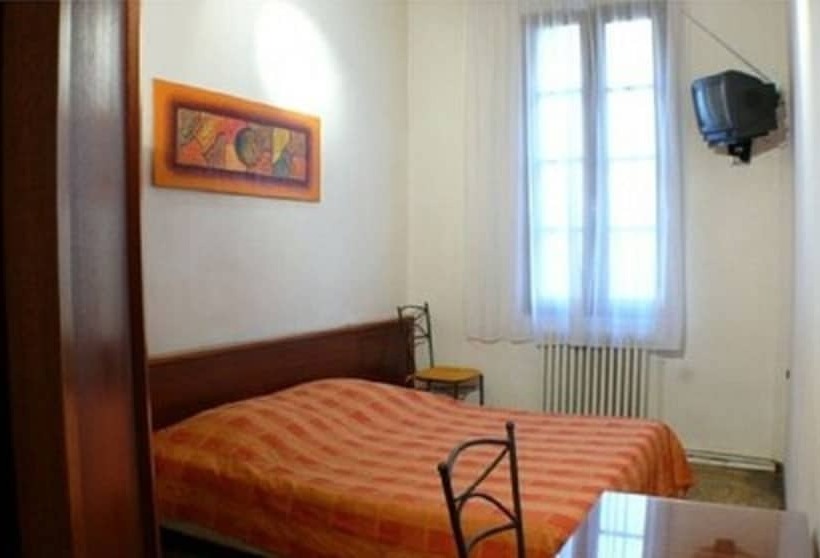 غرفة قياسية, Des Etuves