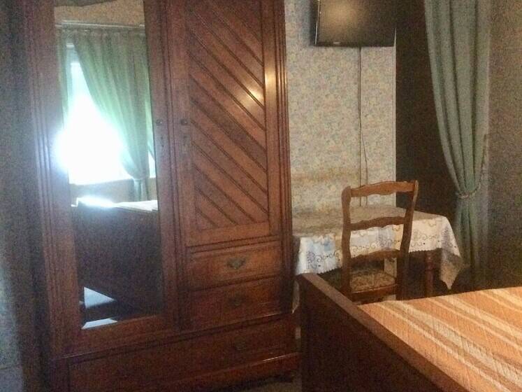 标准三人间, Du Commerce