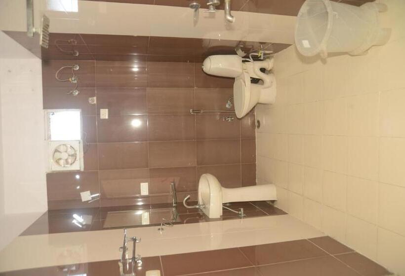 اتاق لوکس سه تخته, Florence Continental Udaipur