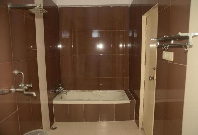 اتاق لوکس سه تخته, Florence Continental Udaipur