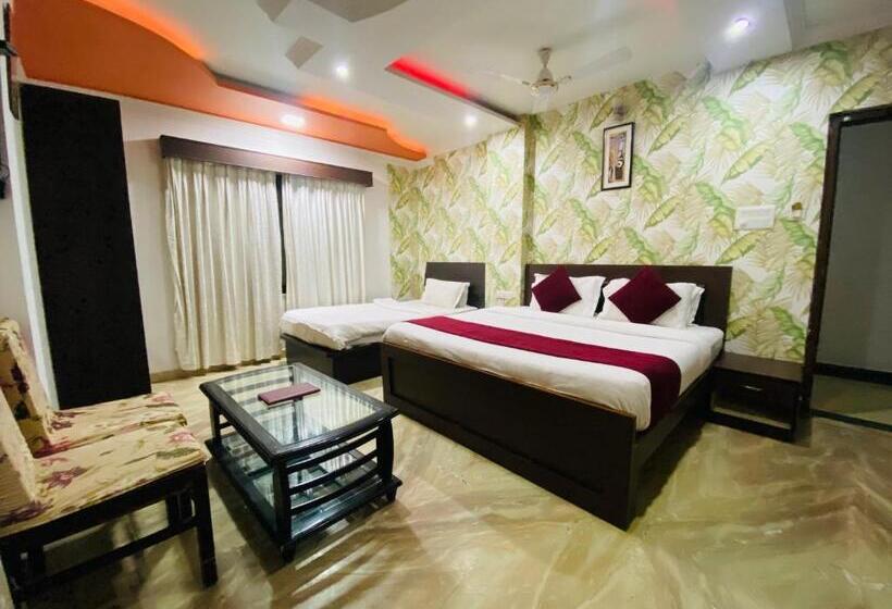 اتاق لوکس سه تخته, Florence Continental Udaipur