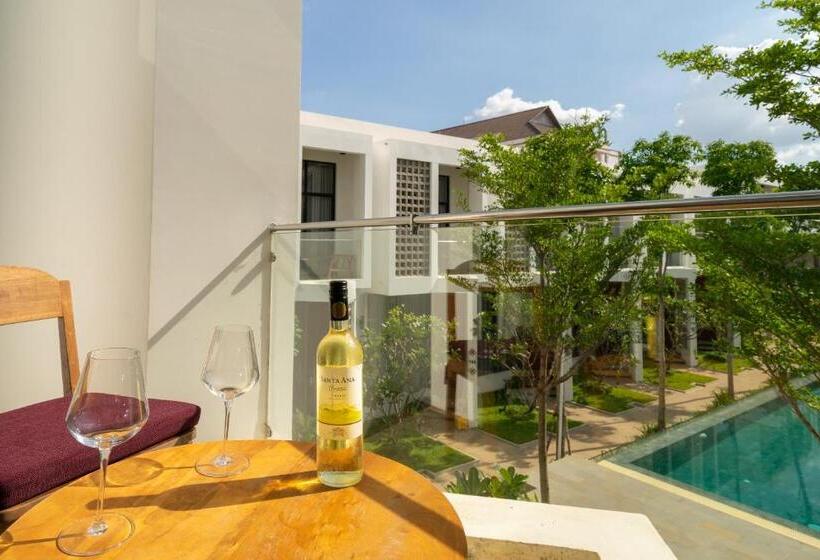 سوئیت پنت هاوس, Phka Chan