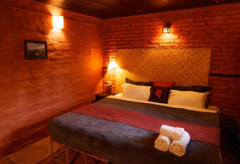 اتاق لوکس, Hira Guest House