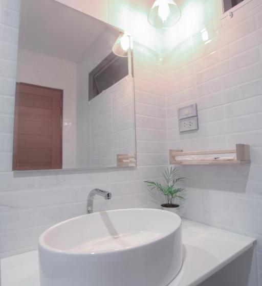 ویلای 1 خوابه, West View Villa