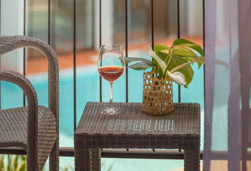 Номер Deluxe Вид на Бассейн, Sea Seeker Krabi Resort   Sha Extra Plus