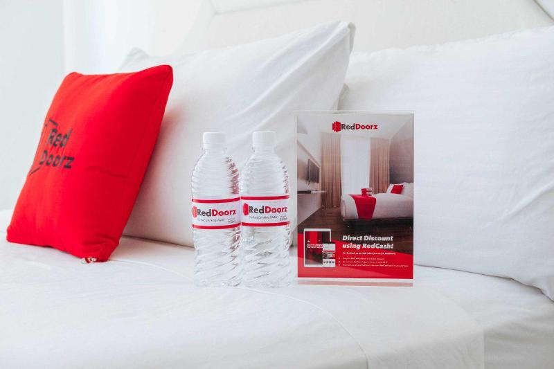 Номер Стандарт, Reddoorz At Traveler S Inn Bajada Davao