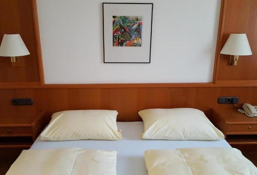 スタンダードルーム, Zum Weißen Rössl