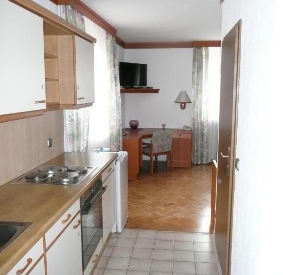 １ベッドルームアパートメント, Zum Weißen Rössl