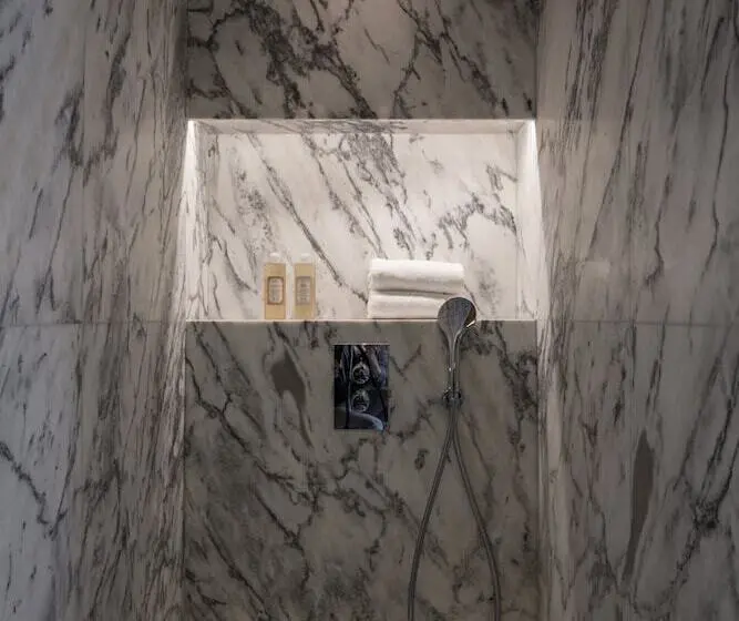 Quarto superior, Dare Lisbon House