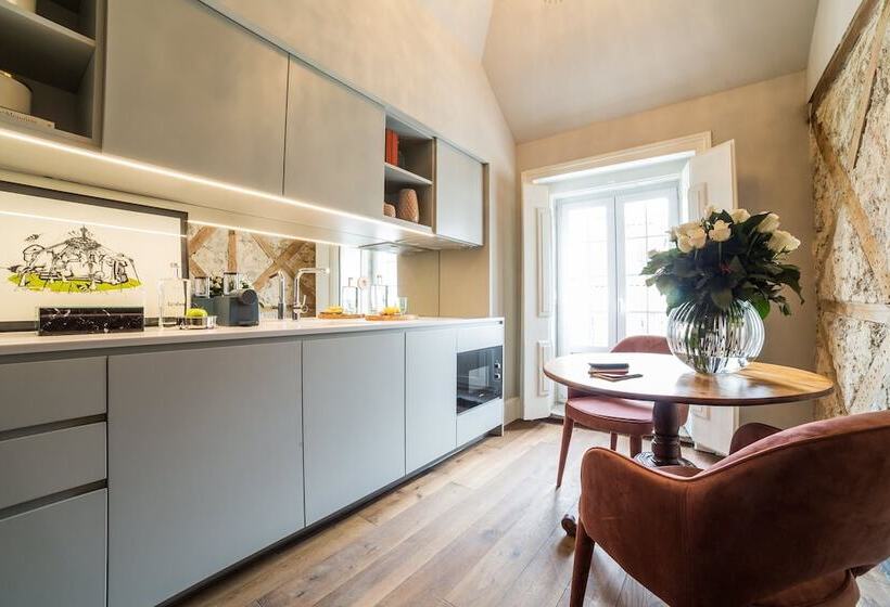 Quarto superior, Dare Lisbon House