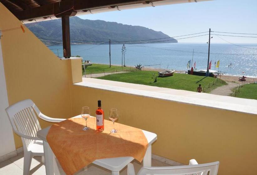 اتاق استاندارد, Elias & Vasili House