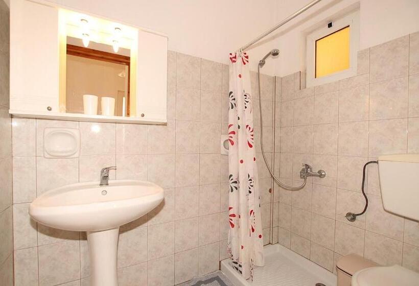 اتاق استاندارد, Elias & Vasili House