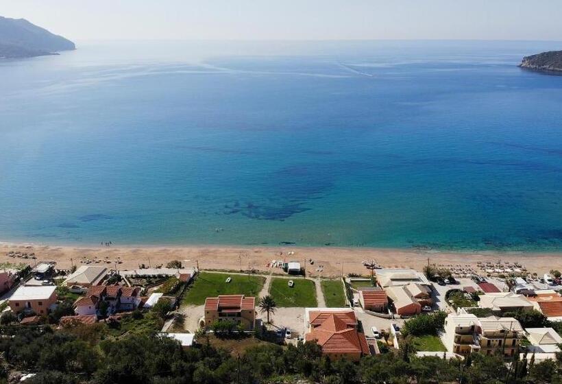 استودیوی استاندارد, Elias & Vasili House