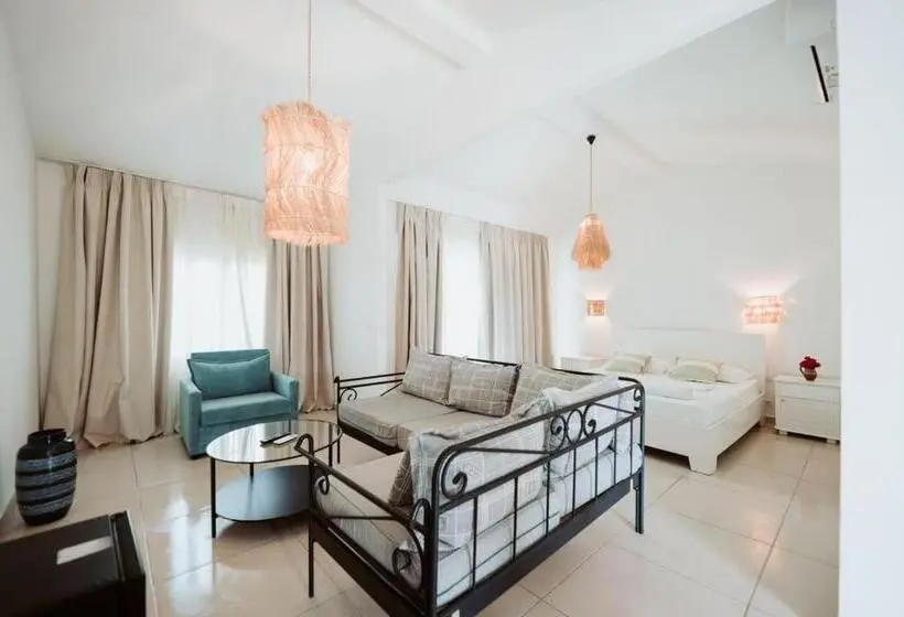 سوئیت جونیور با چشم‌انداز باغ, Drymades Bungalows Adults Only