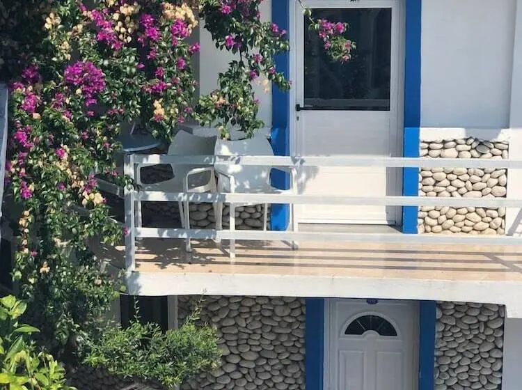 اتاق استاندارد سه نفره, Drymades Bungalows Adults Only
