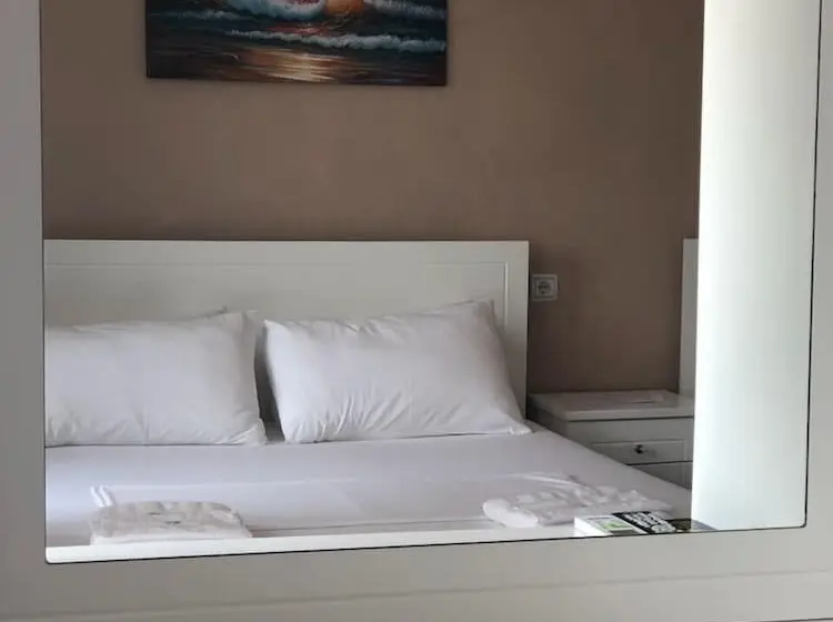 اتاق استاندارد سه نفره, Drymades Bungalows Adults Only