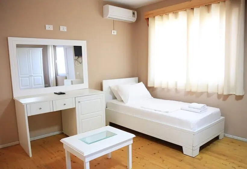 اتاق استاندارد چهار تخته, Drymades Bungalows Adults Only