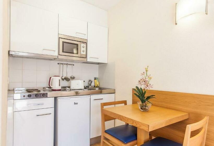 استودیوی استاندارد, Bluesea Club Martha S