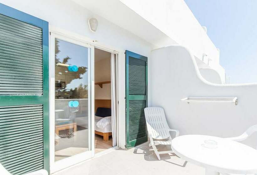 استودیوی استاندارد, Bluesea Club Martha S