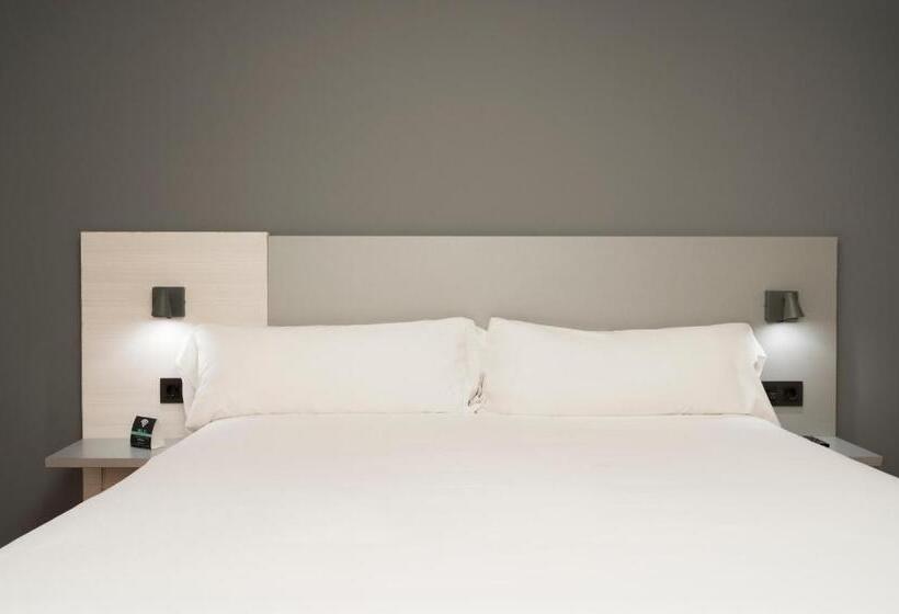 חדר סטנדרט עם מיטת קינג, Alda Centro Gijon