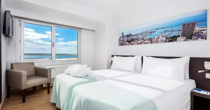 سوییت جونیور, Alicante Gran Sol Affiliated By Meliá