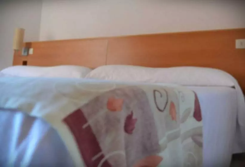 4 Bett Standardzimmer, Alone