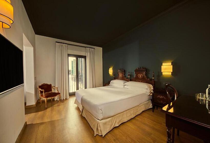 اتاق سوپریور, Born