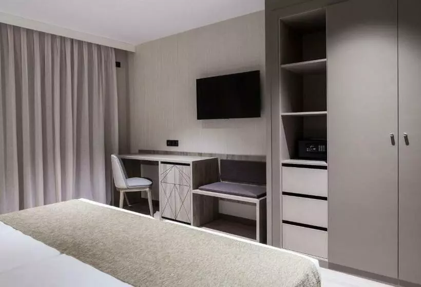 Superior-huone, Bristol 4* Sup