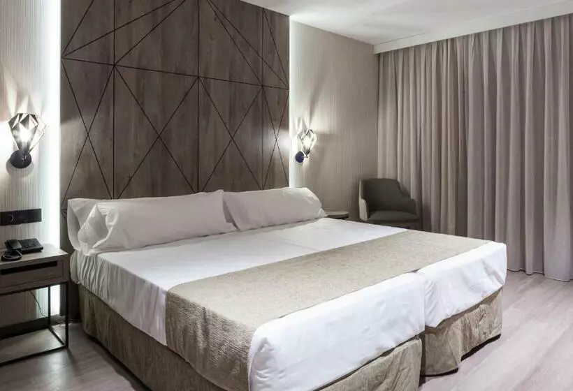 Superior-huone, Bristol 4* Sup
