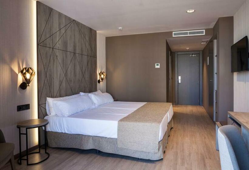 수피리어 룸 도시 전망, Bristol 4* Sup