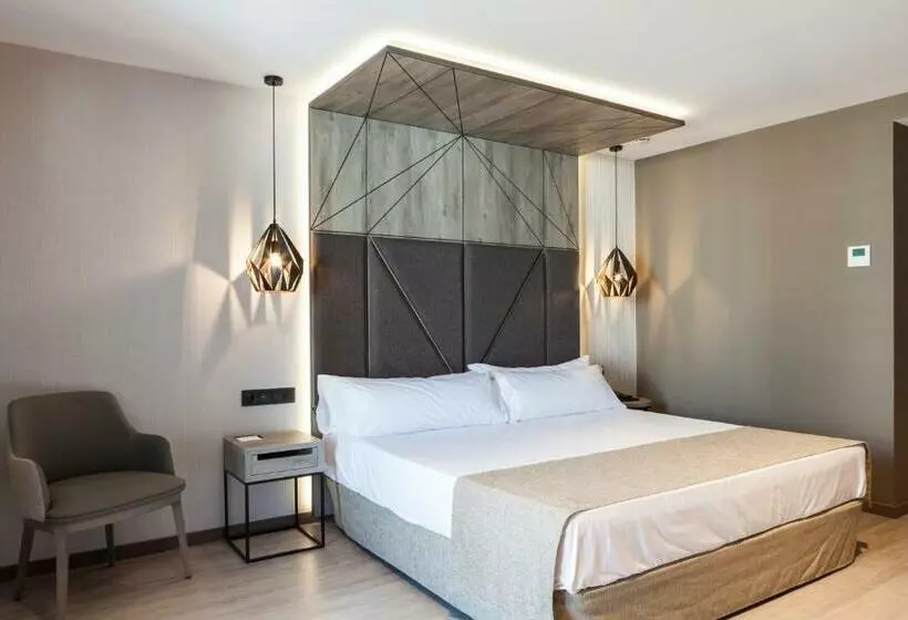 Deluxe-huone, Bristol 4* Sup