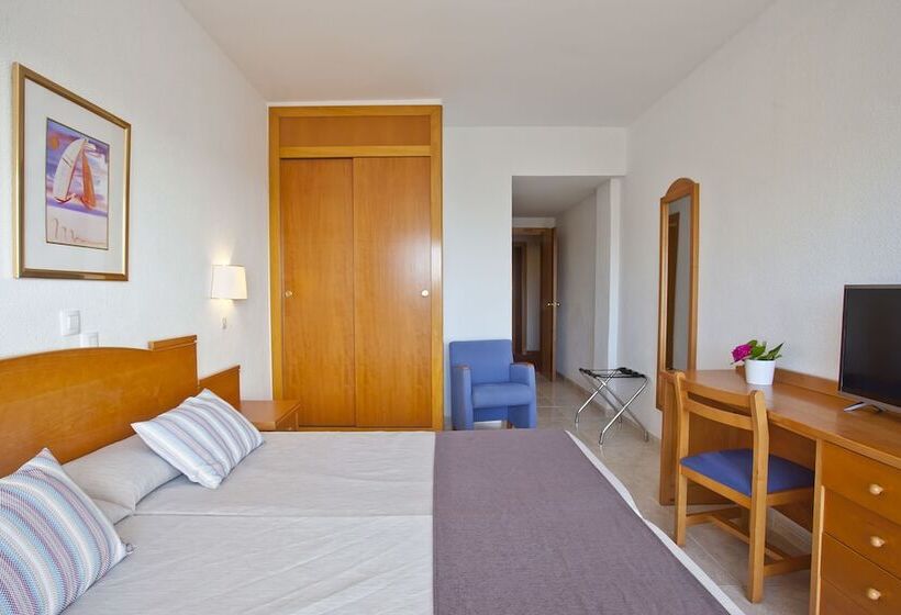 اتاق استاندارد با چشم‌انداز دریا, Cabot Cala Ferrera