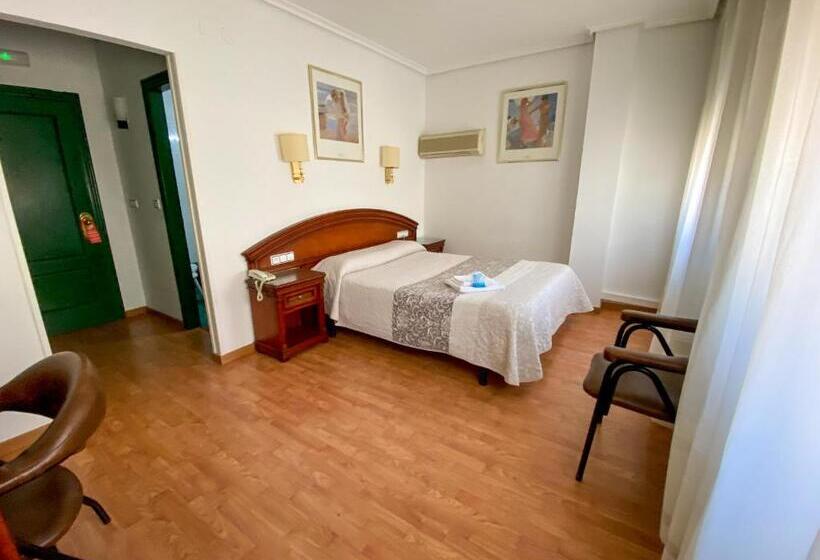 غرفة قياسية, Cardinal