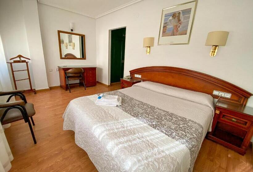 غرفة قياسية فردية, Cardinal