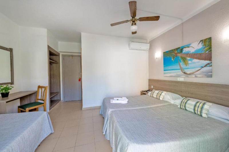 标准三人间, Costa Mediterraneo