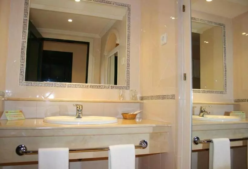 Standard-huone, Cristina