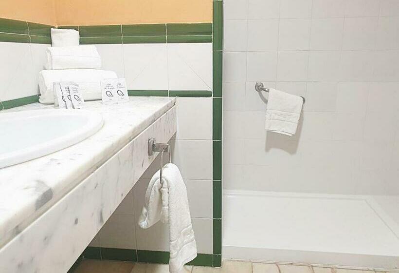 スタンダード4人部屋, Ele Andarax