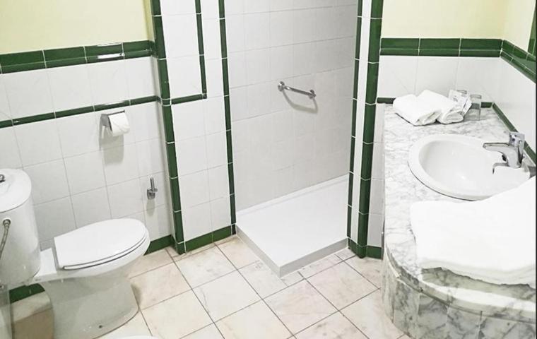 スタンダード4人部屋, Ele Andarax