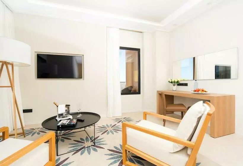 سوییت جونیور, Gpro Valparaiso Palace & Spa