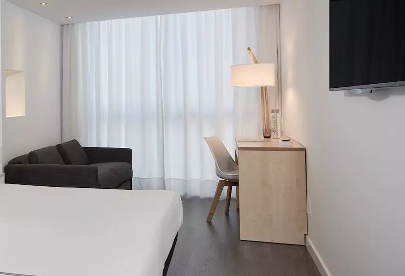 اتاق لوکس, Innside by Meliá Palma Center