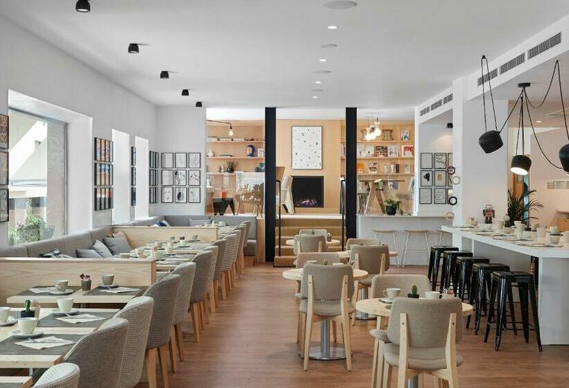 Студия Стандарт, Innside by Meliá Palma Center
