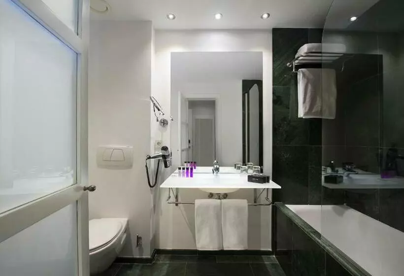 استودیوی استاندارد, Innside by Meliá Palma Center