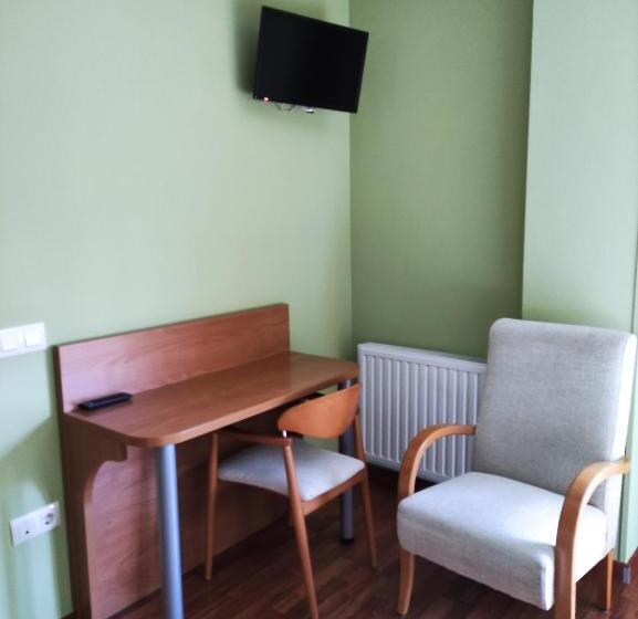 غرفة قياسية, Maruja Nozana