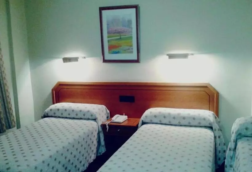 Habitación Triple Estándar, Nova Roma