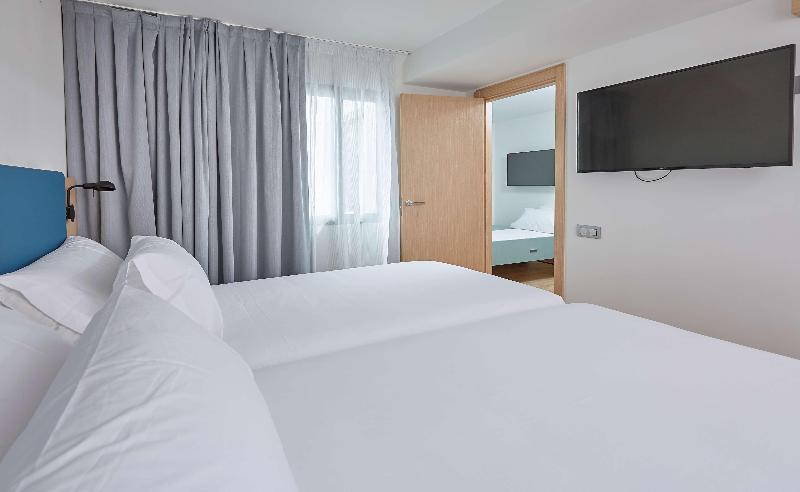 اتاق خانوادگی, Occidental Alicante