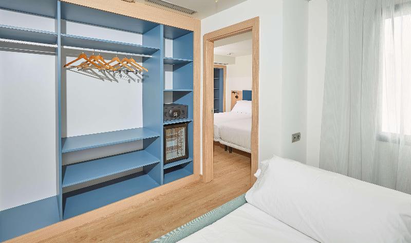 اتاق خانوادگی, Occidental Alicante