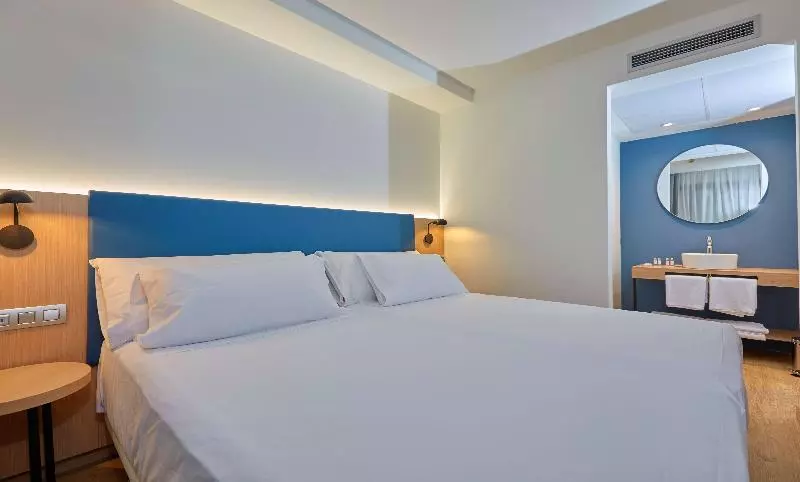 سوییت جونیور, Occidental Alicante