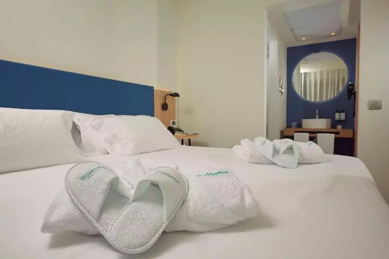 سوییت جونیور, Occidental Alicante